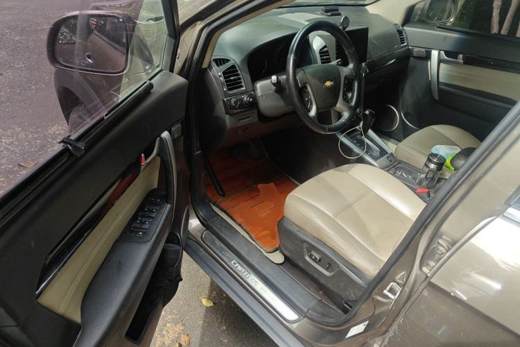 Used Chevrolet Captiva 2015 2.4L Two-Wheel Drive Urban Version 7 Seats Driver Seat