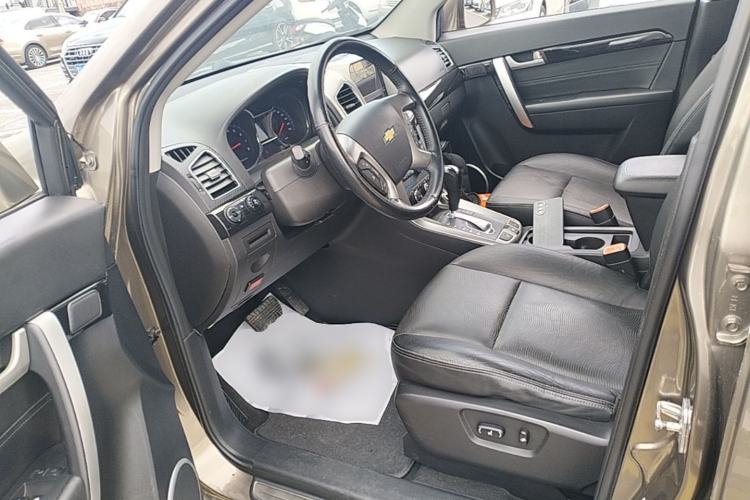 Used Chevrolet Captiva 2015 2.4L 4x4 Flagship Edition 7-Seater Driver Seat