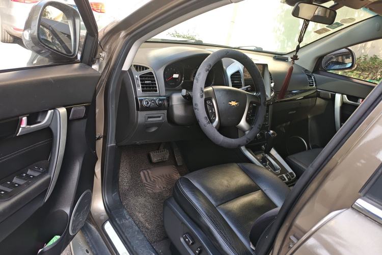 Used Chevrolet Captiva 2015 2.4L 4x4 Flagship Edition 7-Seater Driver Seat