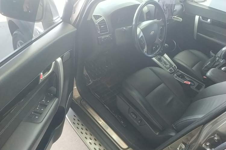 Used Chevrolet Captiva 2015 2.4L 4x4 Flagship Edition 7-Seater Driver Seat