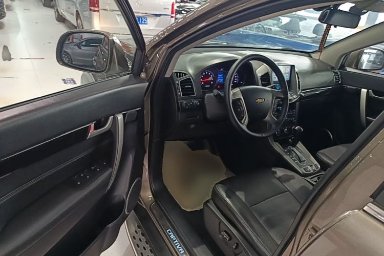 Used Chevrolet Captiva 2015 2.4L 4x4 Flagship Edition 7-Seater Driver Seat