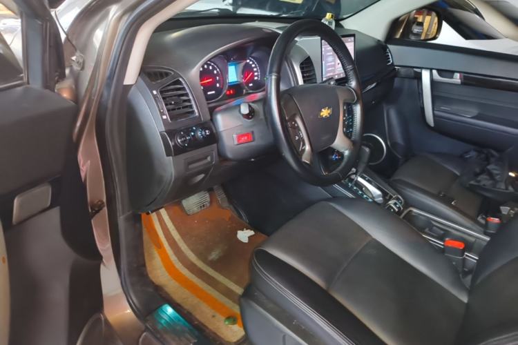 Used Chevrolet Captiva 2015 2.4L 4x4 Flagship Edition 7-Seater Driver Seat