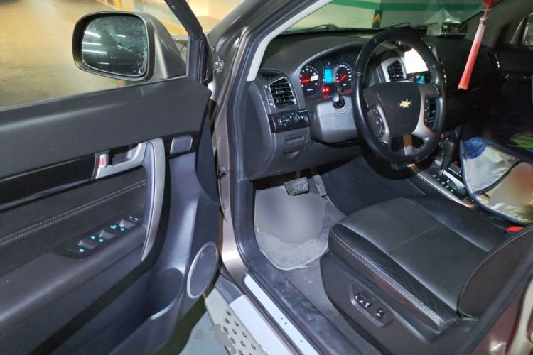 Used Chevrolet Captiva 2015 2.4L 4x4 Flagship Edition 7-Seater Driver Seat