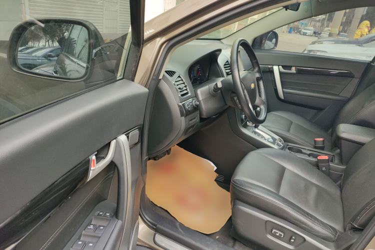 Used Chevrolet Captiva 2015 2.4L 4x4 Flagship Edition 7-Seater Driver Seat