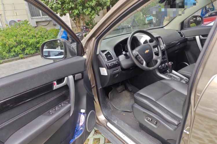 Used Chevrolet Captiva 2015 2.4L Two-Wheel Drive Urban Version 7 Seats Driver Seat