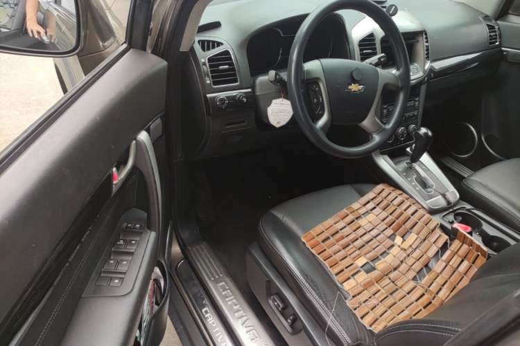 Used Chevrolet Captiva 2015 2.4L Two-Wheel Drive Urban Version 7 Seats Driver Seat