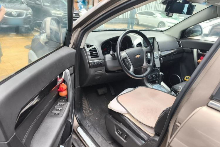 Used Chevrolet Captiva 2015 2.4L 4x4 Flagship Edition 7-Seater Driver Seat