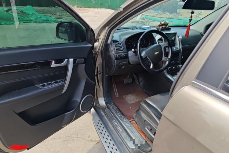 Used Chevrolet Captiva 2015 2.4L 4x4 Flagship Edition 7-Seater Driver Seat