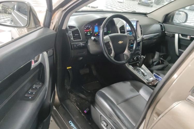 Used Chevrolet Captiva 2015 2.4L 4x4 Flagship Edition 7-Seater Driver Seat