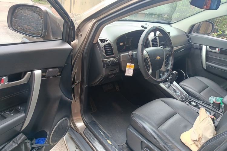Used Chevrolet Captiva 2015 2.4L 4x4 Flagship Edition 7-Seater Driver Seat