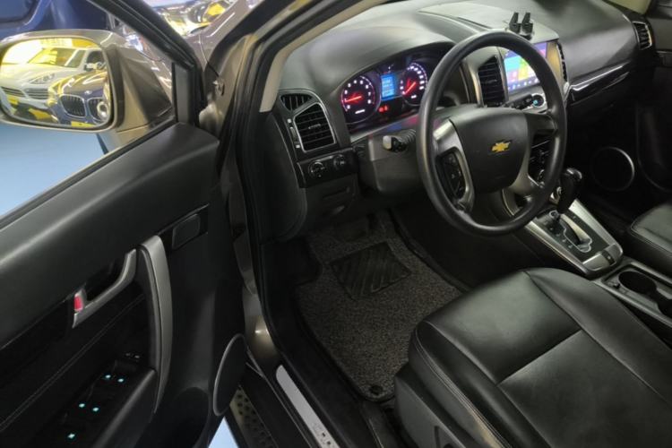 Used Chevrolet Captiva 2015 2.4L Two-Wheel Drive Urban Version 7 Seats Driver Seat