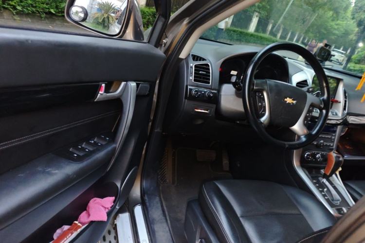 Used Chevrolet Captiva 2015 2.4L 4x4 Flagship Edition 7-Seater Driver Seat