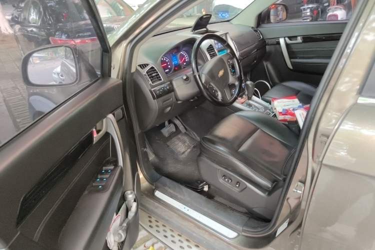 Used Chevrolet Captiva 2015 2.4L 4x4 Flagship Edition 7-Seater Driver Seat