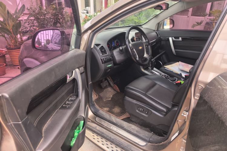 Used Chevrolet Captiva 2015 2.4L 4x4 Flagship Edition 7-Seater Driver Seat