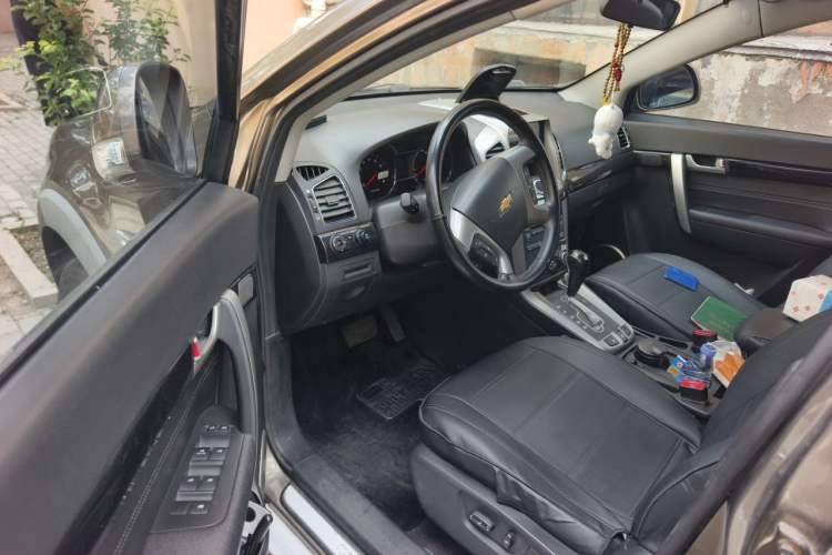 Used Chevrolet Captiva 2015 2.4L 4x4 Flagship Edition 7-Seater Driver Seat