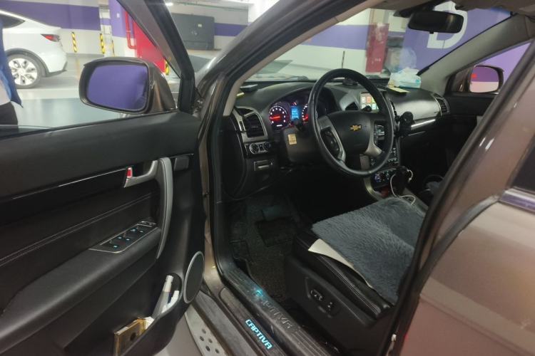 Used Chevrolet Captiva 2015 2.4L 4x4 Flagship Edition 7-Seater Driver Seat