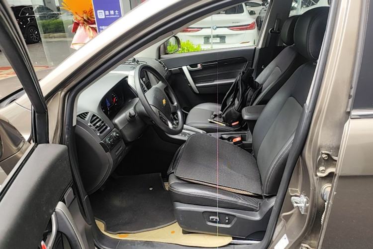 Used Chevrolet Captiva 2015 2.4L Two-Wheel Drive Urban Version 7 Seats Driver Seat