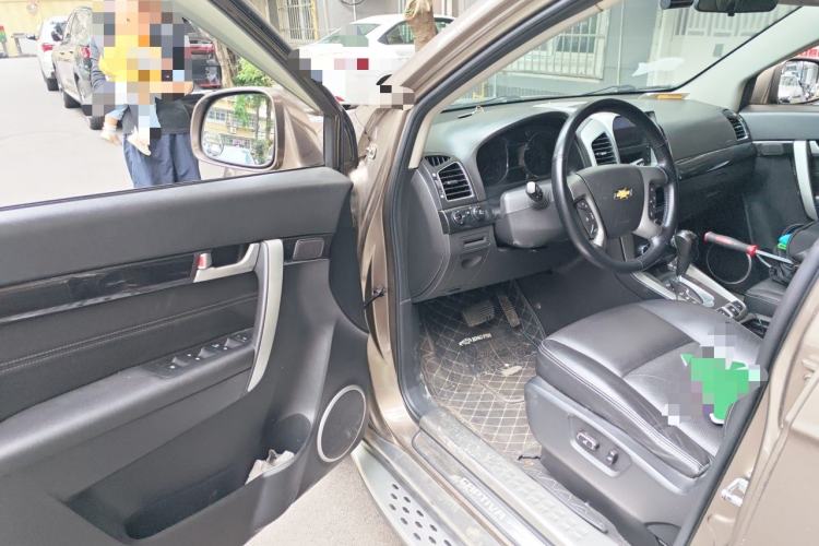 Used Chevrolet Captiva 2015 2.4L 4x4 Flagship Edition 7-Seater Driver Seat