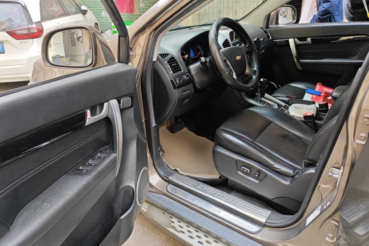Used Chevrolet Captiva 2015 2.4L 4x4 Flagship Edition 7-Seater Driver Seat