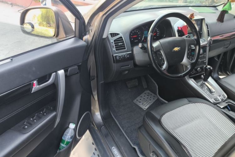 Used Chevrolet Captiva 2015 2.4L 4x4 Flagship Edition 7-Seater Driver Seat