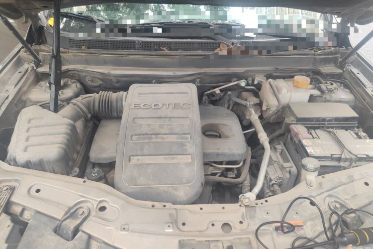 Used Chevrolet Captiva 2015 2.4L 4x4 Flagship Edition 7-Seater Engine Bay