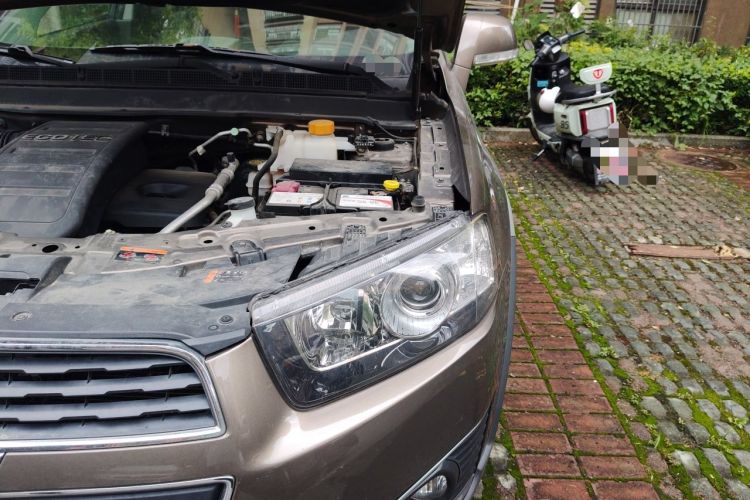 Used Chevrolet Captiva 2015 2.4L 4x4 Flagship Edition 7-Seater Engine Bay Left