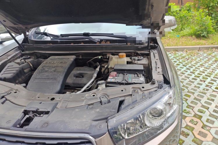 Used Chevrolet Captiva 2015 2.4L Two-Wheel Drive Urban Version 7 Seats Engine Bay Left