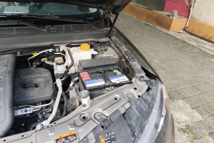 Used Chevrolet Captiva 2015 2.4L 4x4 Flagship Edition 7-Seater Engine Bay Left
