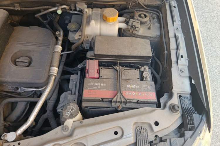 Used Chevrolet Captiva 2015 2.4L 4x4 Flagship Edition 7-Seater Engine Bay Left