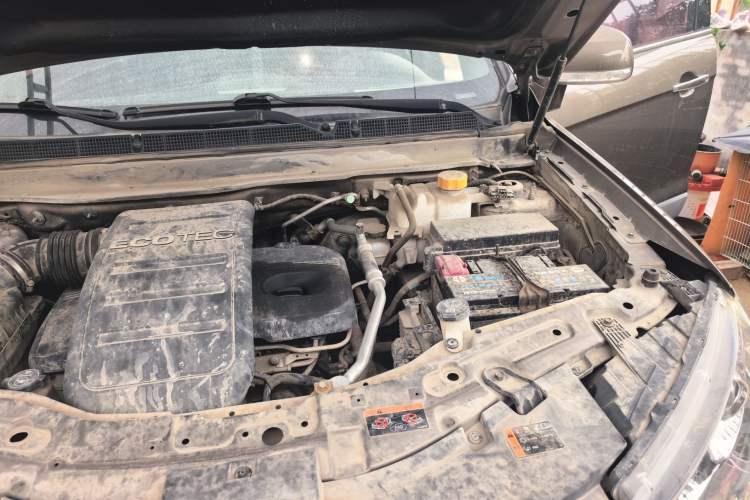 Used Chevrolet Captiva 2015 2.4L 4x4 Flagship Edition 7-Seater Engine Bay Left