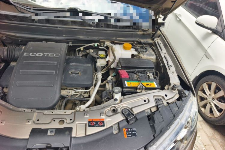 Used Chevrolet Captiva 2015 2.4L 4x4 Flagship Edition 7-Seater Engine Bay Left