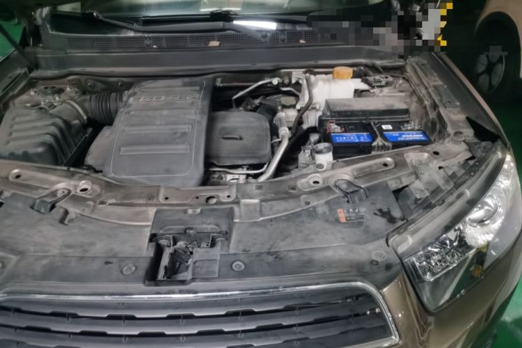 Used Chevrolet Captiva 2015 2.4L Two-Wheel Drive Urban Version 7 Seats Engine Bay Left