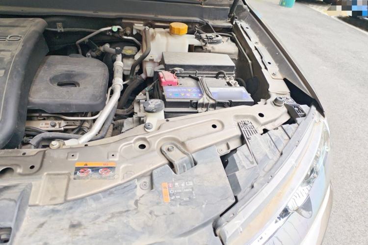 Used Chevrolet Captiva 2015 2.4L 4x4 Flagship Edition 7-Seater Engine Bay Left