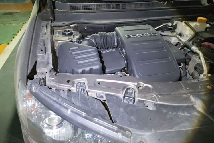Used Chevrolet Captiva 2015 2.4L 4x4 Flagship Edition 7-Seater Engine Bay Right