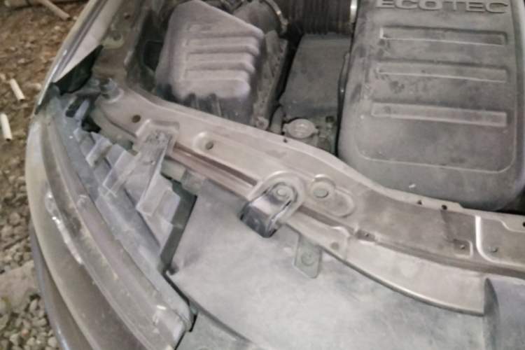 Used Chevrolet Captiva 2015 2.4L 4x4 Flagship Edition 7-Seater Engine Bay Right
