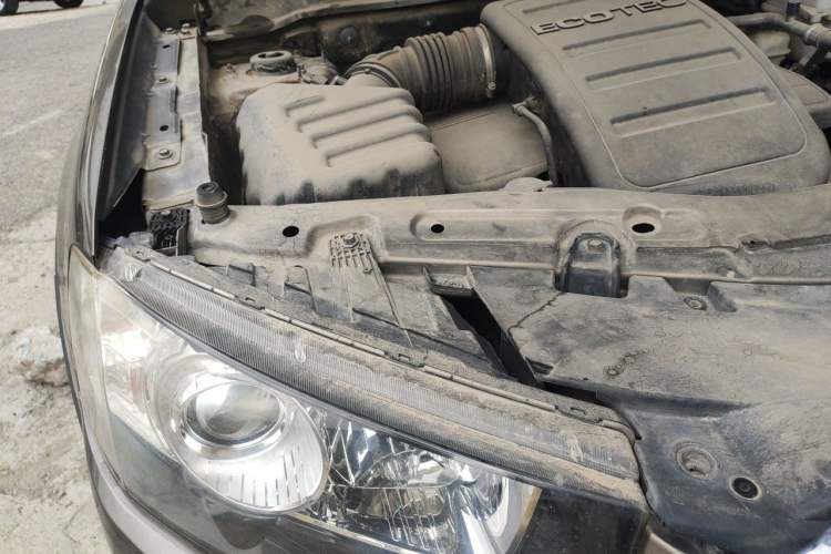 Used Chevrolet Captiva 2015 2.4L 4x4 Flagship Edition 7-Seater Engine Bay Right