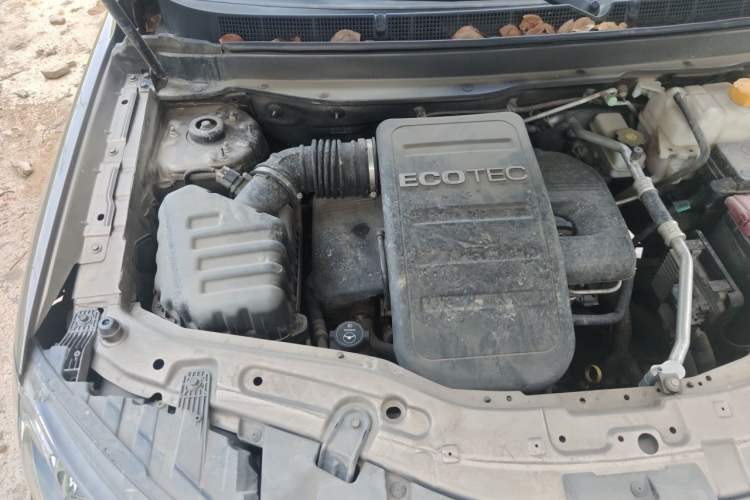 Used Chevrolet Captiva 2015 2.4L Two-Wheel Drive Urban Version 7 Seats Engine Bay Right