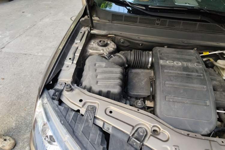 Used Chevrolet Captiva 2015 2.4L 4x4 Flagship Edition 7-Seater Engine Bay Right