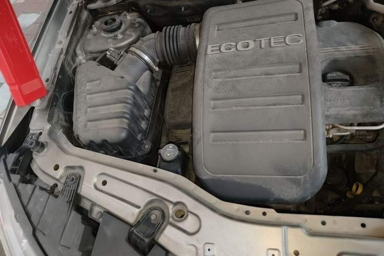 Used Chevrolet Captiva 2015 2.4L 4x4 Flagship Edition 7-Seater Engine Bay Right