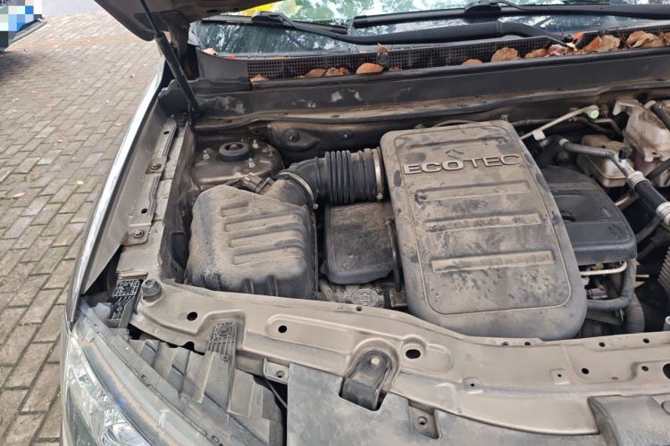 Used Chevrolet Captiva 2015 2.4L Two-Wheel Drive Urban Version 7 Seats Engine Bay Right