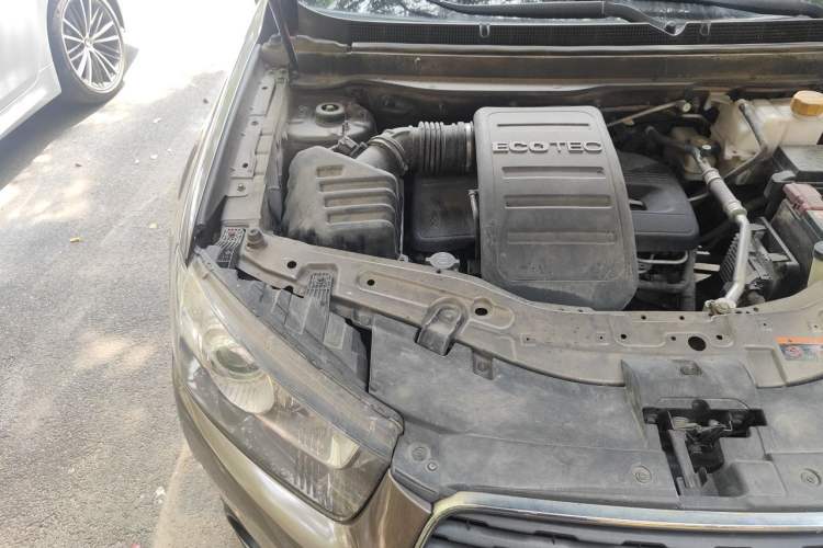 Used Chevrolet Captiva 2015 2.4L 4x4 Flagship Edition 7-Seater Engine Bay Right