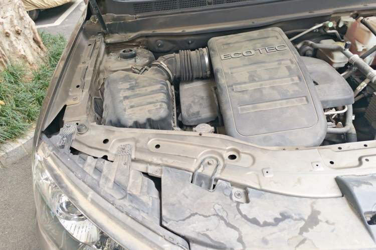Used Chevrolet Captiva 2015 2.4L 4x4 Flagship Edition 7-Seater Engine Bay Right