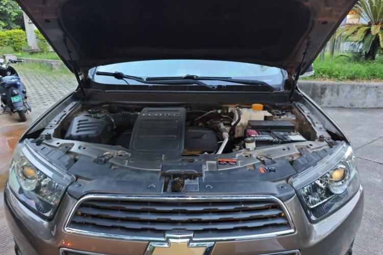 Used Chevrolet Captiva 2015 2.4L 4x4 Flagship Edition 7-Seater Engine Bay