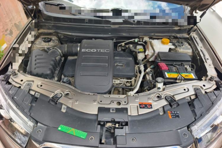 Used Chevrolet Captiva 2015 2.4L 4x4 Flagship Edition 7-Seater Engine Bay