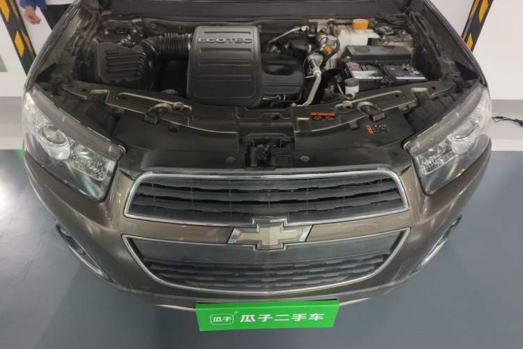 Used Chevrolet Captiva 2015 2.4L 4x4 Flagship Edition 7-Seater Engine Bay