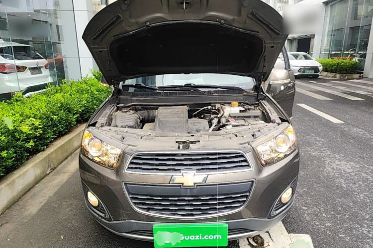 Used Chevrolet Captiva 2015 2.4L Two-Wheel Drive Urban Version 7 Seats Engine Bay