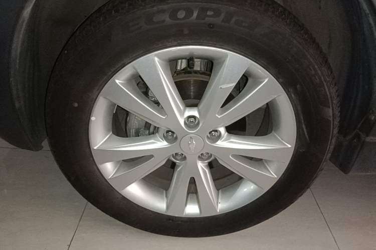 Used Chevrolet Captiva 2015 2.4L 4x4 Flagship Edition 7-Seater Exterior 1