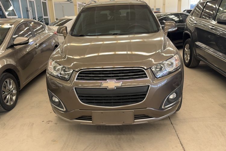 Used Chevrolet Captiva 2015 2.4L 4x4 Flagship Edition 7-Seater Exterior 1