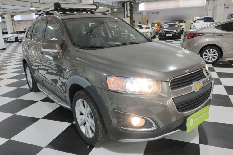 Used Chevrolet Captiva 2015 2.4L 4x4 Flagship Edition 7-Seater Exterior 1