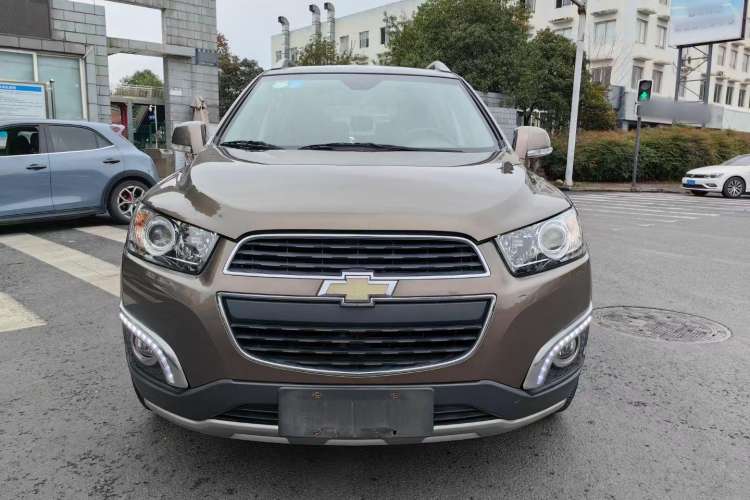 Used Chevrolet Captiva 2015 2.4L 4x4 Flagship Edition 7-Seater Exterior 1